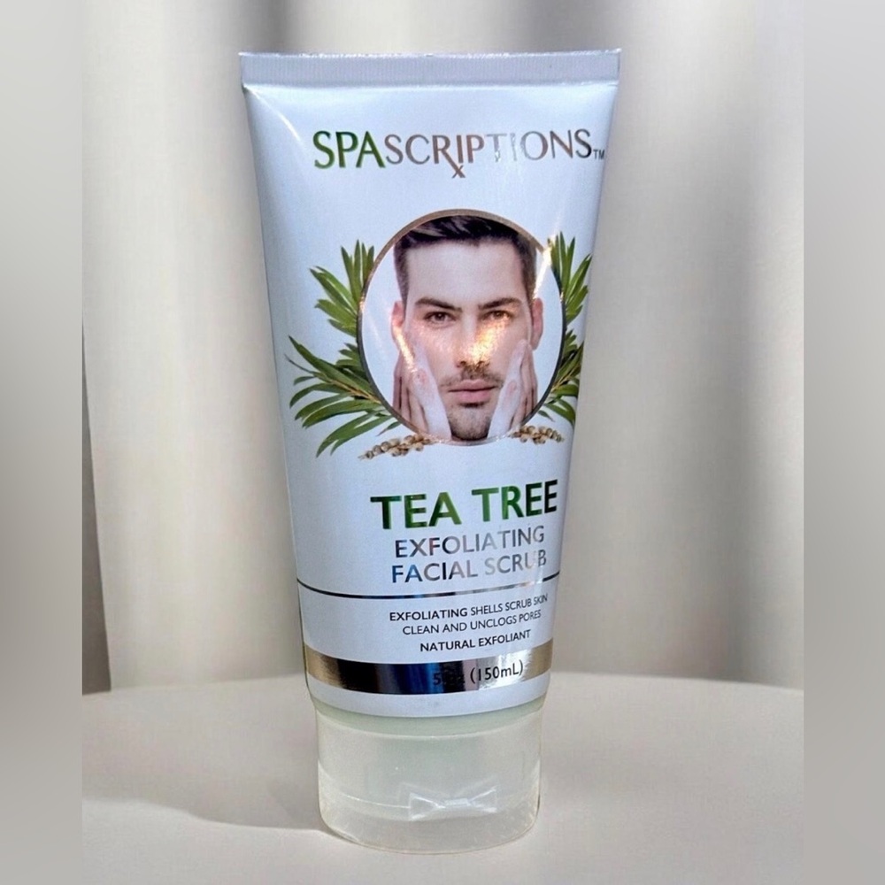 Tea Tree Exfoliating Facial Scrub for Men - White/Green